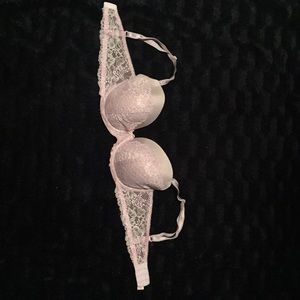 Beautiful VS lace bra in size 36 D